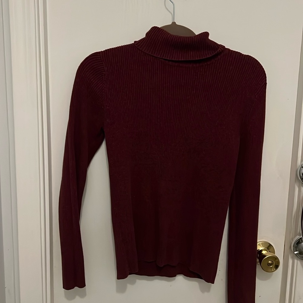 Burgundy turtleneck sweater size medium women’s